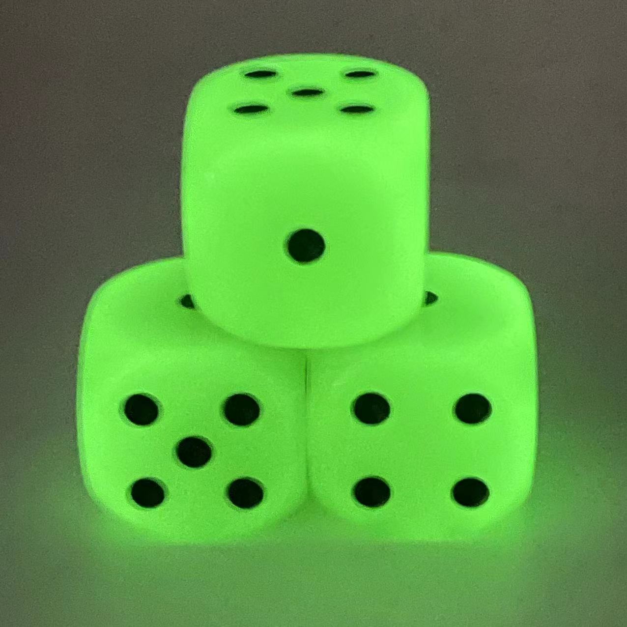 3-Pack 30mm D6  Glow in The Da - огляд і ціна Board Game Yahtzee
